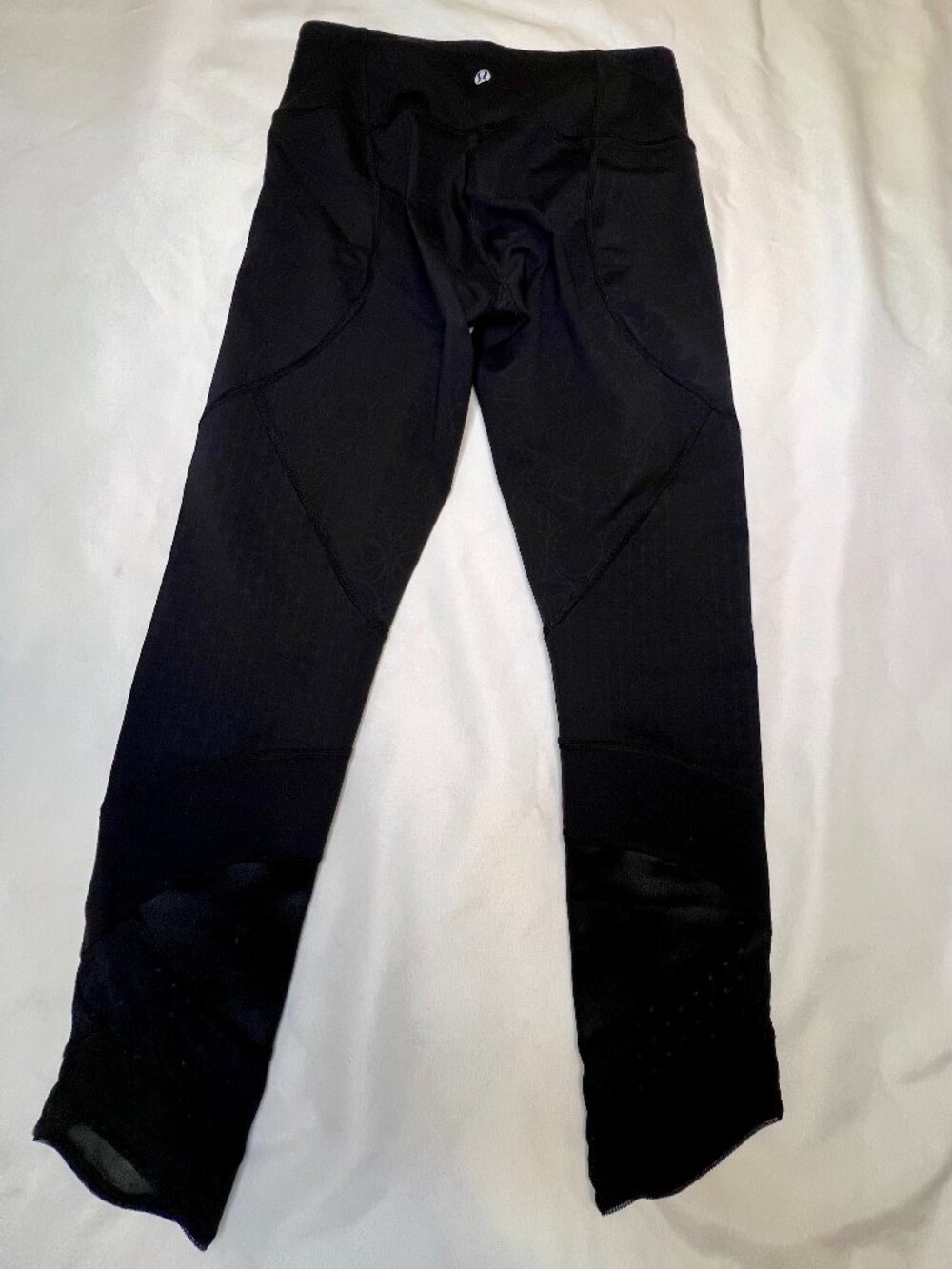Lululemon Crop Pants Leggings Capri Women’s Size 4 Black Waist 24" Inseam 23.5"